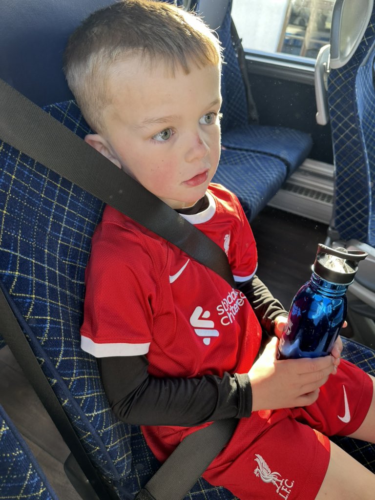 EmmaVernalxox's tweet photo. Elliott had the best day yesterday, plenty of happy memories made. He’s absolutely shattered today, luckily his match was called off https://t.co/MINY1Qk1ft