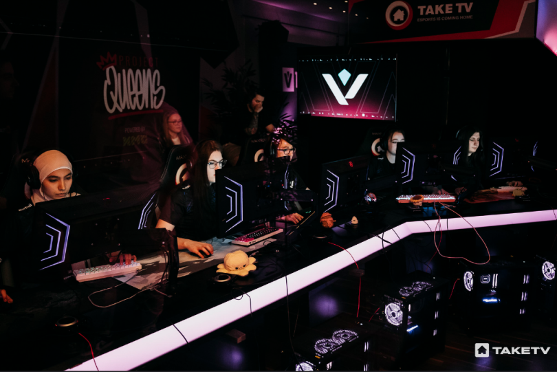 SK Emlux 🩷 tweet media