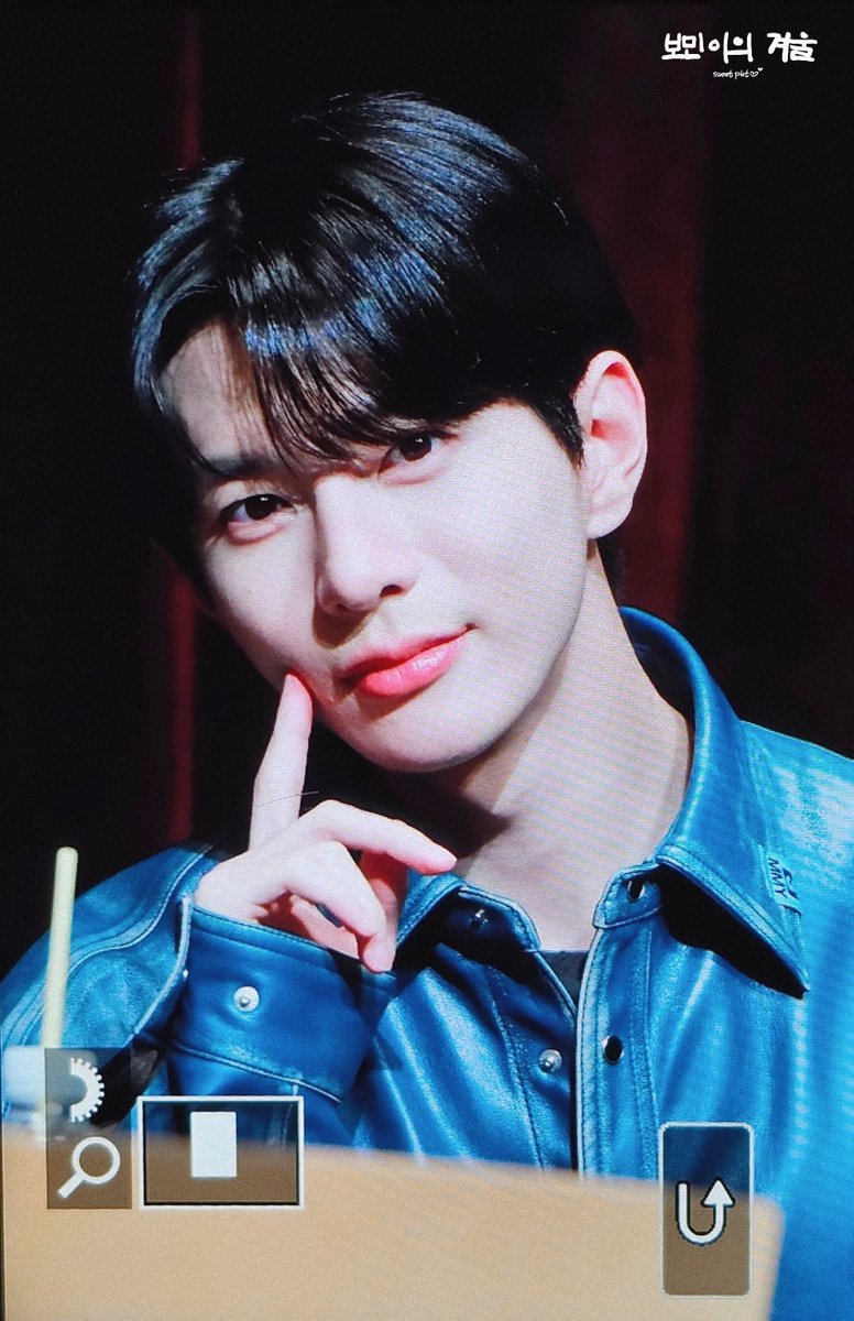 0824BoMin's tweet image. 231112

💙뽐미모 무슨일🩵

#GoldenChild #골든차일드
#Feelme #Feel_GNCD
#최보민 #CHOIBOMIN #bomin