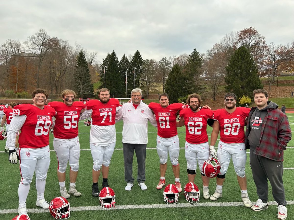 Thank you Senior Oline!! I’m very proud to have worked with you!! #olinestrong #olineproud