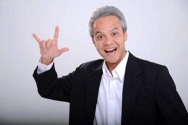 arifin34533's tweet photo. @Dennysiregar7 Pilih Presiden seperti ini dong...
Muda
Charming 
Rekam Jejak bagus dan bebas dari beban masa lalu
Seperti kita, rakyat biasa.
. https://t.co/jqFZ0O7jbw