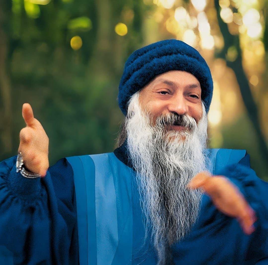 KrisBhattarai's tweet photo. Question: Beloved #Osho, When i die, does my individuality remain?
Osho: Yes, your individuality remains, but your personality disappears — and you have to understand the difference between the two…⬇️
#Deathlessness
#Osho https://t.co/UXgGddaj2A
