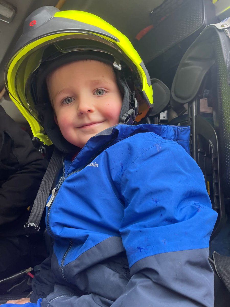 SLC_86's tweet photo. @StaffsFire a massive thank you to chase terrace crew for making my little ones day at the remembrance service. He hasn’t stopped talking about it!! https://t.co/X8UjChfuE7