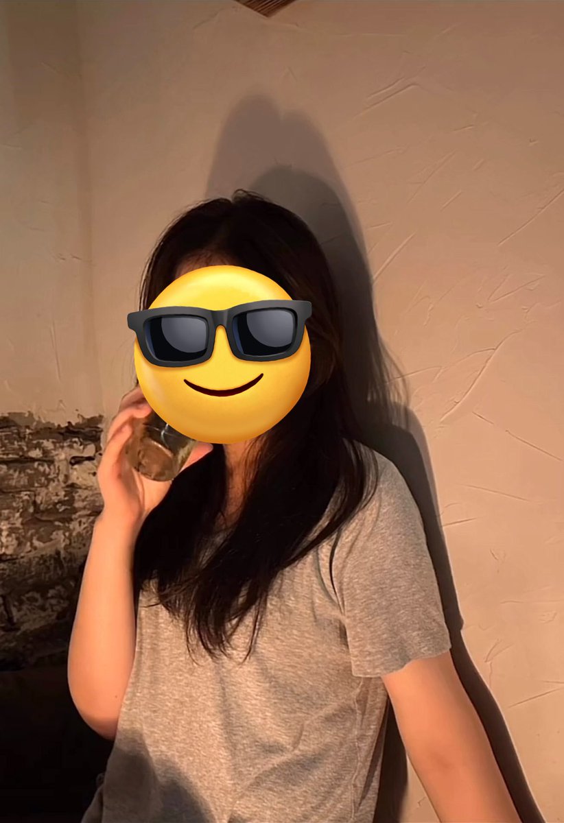 quyi1928's tweet photo. 来来来，今天接到的单子
机器人换模型了，升级之后做出来的图更好看了
#ai去衣 #p图 #去衣 #去衣网站 #去衣软件 #女同学 #意淫 #裸体 https://t.co/sickqwDLM8