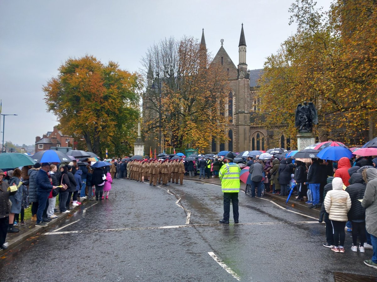 Despite poor weather, there was a very large turnout for #RemembranceSunday parade & service today at @WorcCathedral Roads closed at 9am & reopened by @Ringway_Worcs before 12 noon, to ensure a safe space for people to enjoy the moving & poignant event