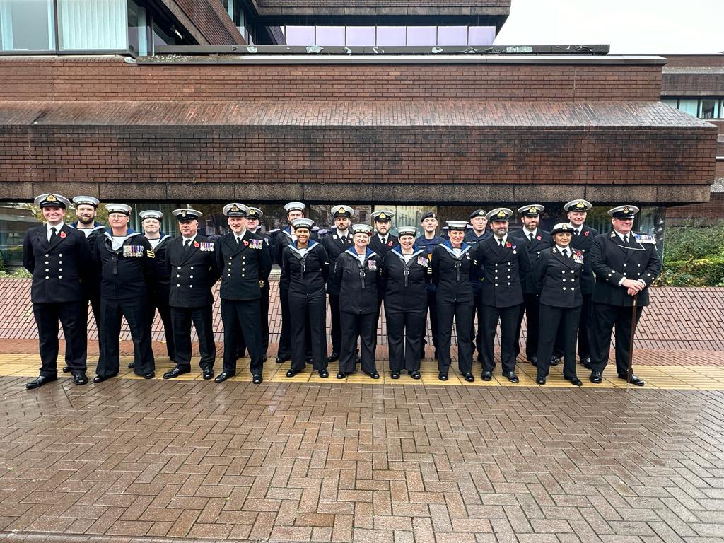 This weekend, HMS FORWARD Ship’s Company turned out to honour the fallen in #Remembrance ceremonies across the #westmidlands.

This morning a platoon from the Unit paraded through #Wolverhampton for the city’s annual Armistice commemoration.