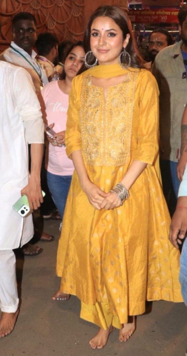 Beautiful <a href="/ishehnaaz_gill/">Shehnaaz Gill</a> #ShehnaazGill Happy Diwali 🪔💥🎉😍😍😍❤️❤️🌈   #HappyDiwali2023 🪔🪔💥💥#WeLoveYouShehnaaz #SidNaaz 🌈#WeLoveYouShehnaaz #SidNaaz