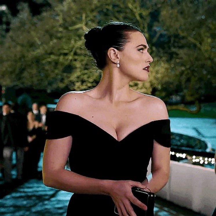 She's now ready and waiting for <a href="/opulentsin/">𝑨 𝑳 𝑬 𝑿 𝑨 𝑵 𝑫 𝑬 𝑹</a> 's limo.
Once she saw the large car appearing and parking before her, she smiled and approached the door.

" I hope this is classy enough for ye. "