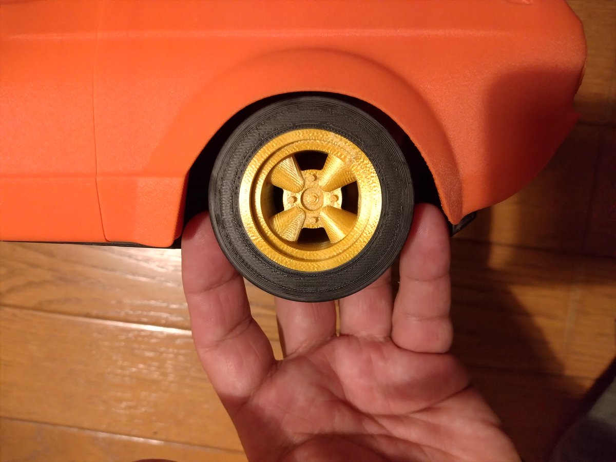 duca_400's tweet photo. #FreeCAD で製作したタイヤのデータを厚み増し修正して再プリント☺️
まぁこんな感じかなー🤔
とりあえず4個プリントするのに時間かかるからその間に車軸を検討したい🤔
#snapmakerj1
#kaika 840
#esun TPE83A
#IEMAI PLA
#3Dプリンター https://t.co/yjOMuRSthR