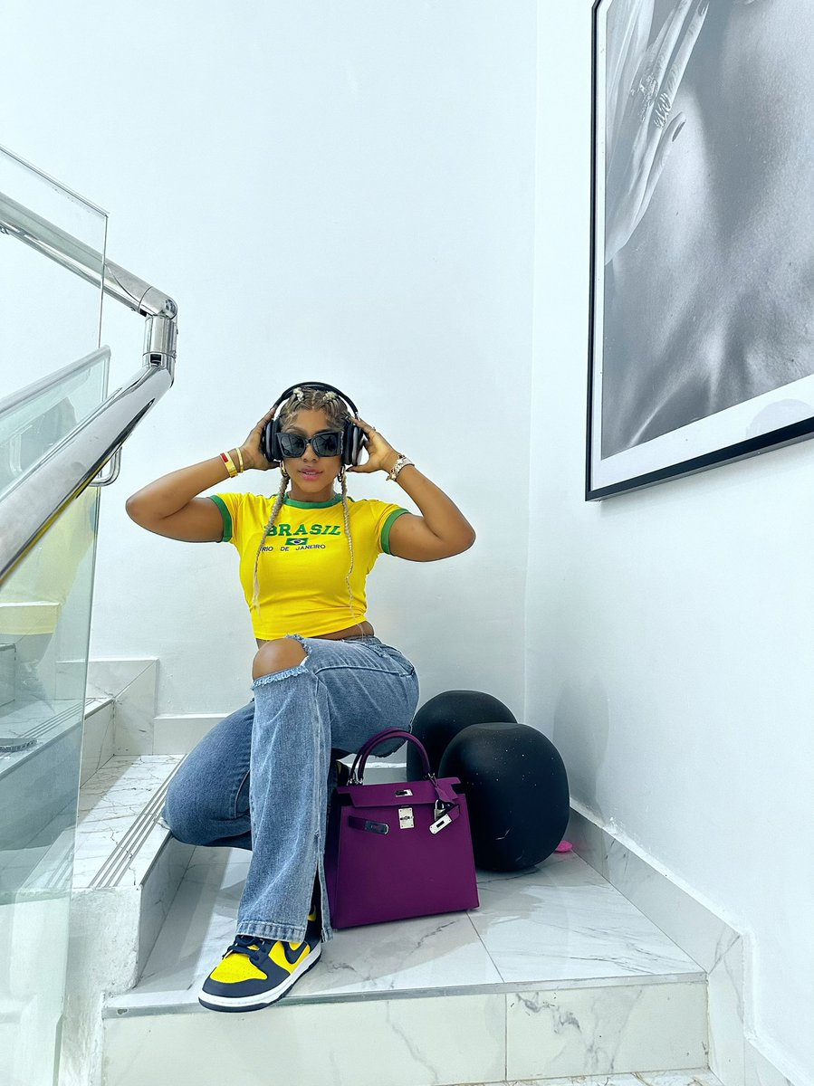 I break the internet, top two and I ain't number two.