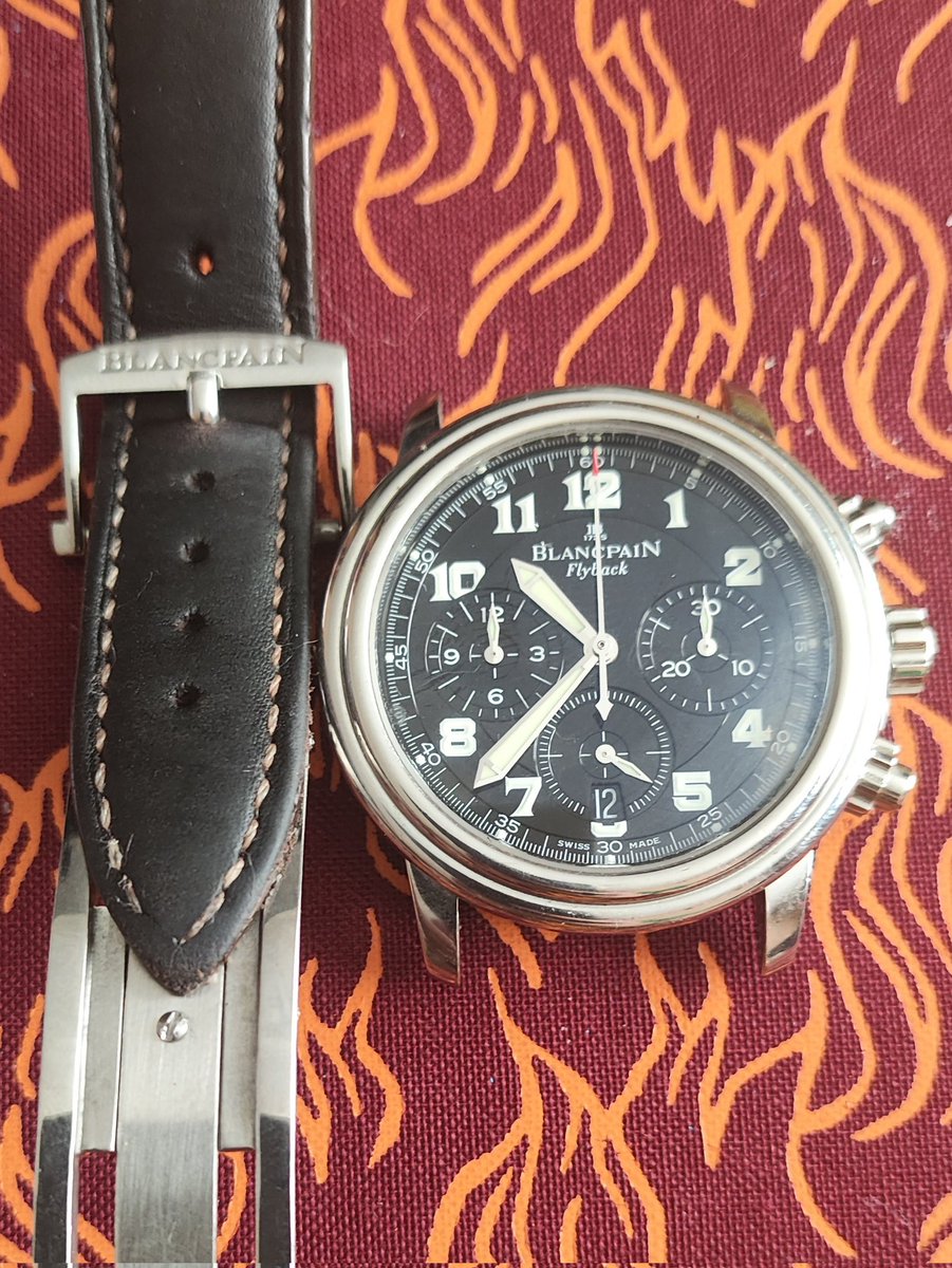 banie01's tweet image. I'm not saying my #BetterHalf knows me &amp;amp; knows what I like😉
But!
I awoke this morning to a #Blancpain #Deployant clasp for my 2185f #flyback
A quite #brilliant and very #appreciated #Birthday #Present
Now to buy some 20mm/18mm straps 😁
#Watches
#Horologie
#WristWatch