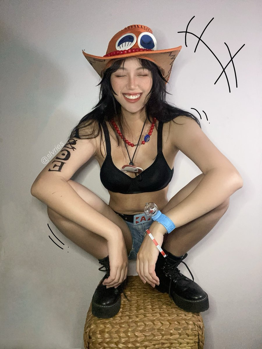 so I’ve really been into one piece lately.  I give you my fem ace cosplay 👊👊