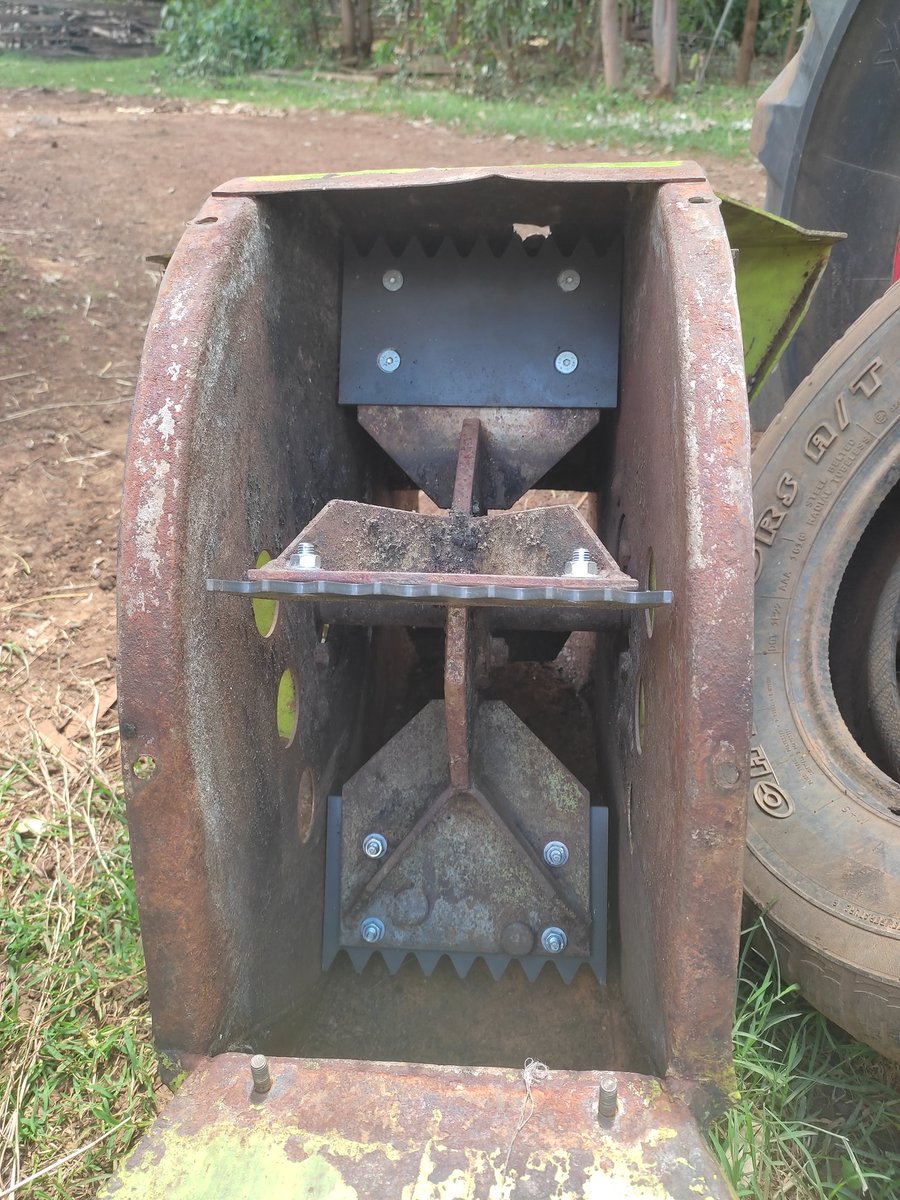 leketetonfarm's tweet photo. Corrosive effects of silage on the blower blades that directs Silage to the exit Chute..#mattersfodder https://t.co/79l9VLR2qA