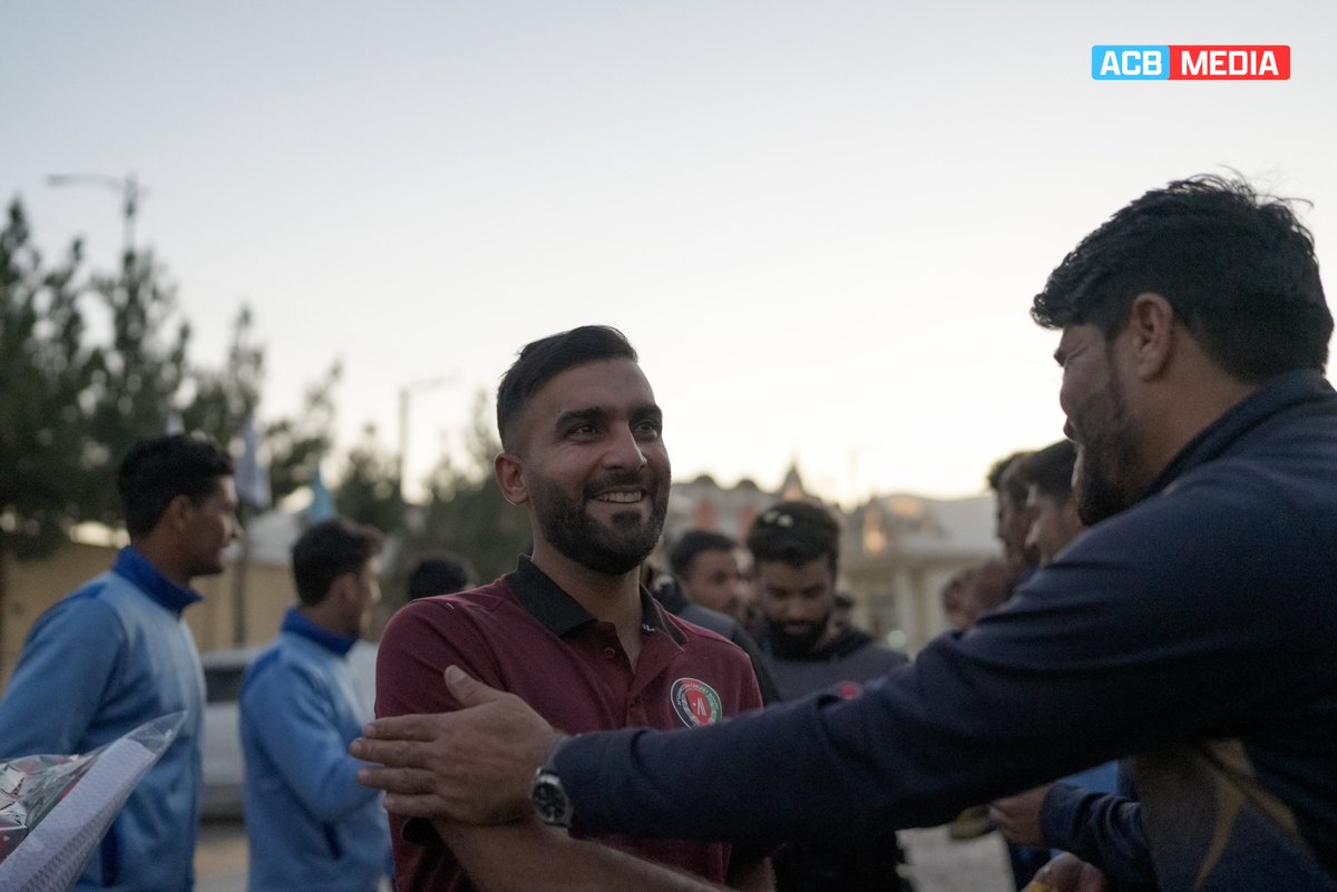 ACBofficials's tweet photo. After a successful journey at the ICC Men's Cricket World Cup 2023, the AfghanAtalan returned home this evening and faced an incredible welcome in Kabul. 🤩

#AfghanAtalan | #CWC23 | #WarzaMaidanGata https://t.co/tgPmqNLFyf