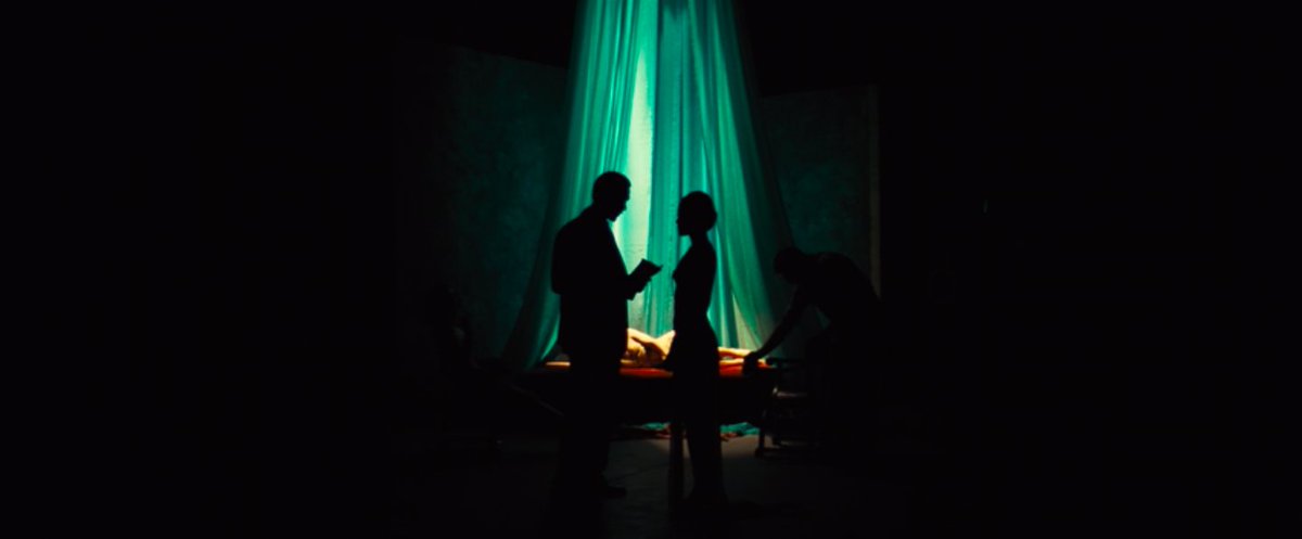 loserjorge's tweet photo. Ayer volví a ver BABYLON y joder, qué barbaridad. Damien Chazelle debería ser un referente actual para otros directores de cómo ser un genio y arreglárselas para no dar turras y saber ser divertido todo el rato. Más de tres horas en alto. Para mí sigue siendo la película del año https://t.co/Ox7WGUNOp6