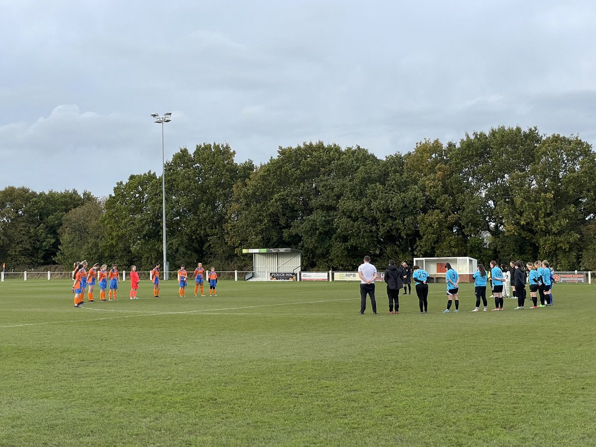 AylshamWomenFC's tweet photo. Players, management of both teams with officials paying their respects #ArmistaceDay #AYLVIK https://t.co/4HPhKqUSjh
