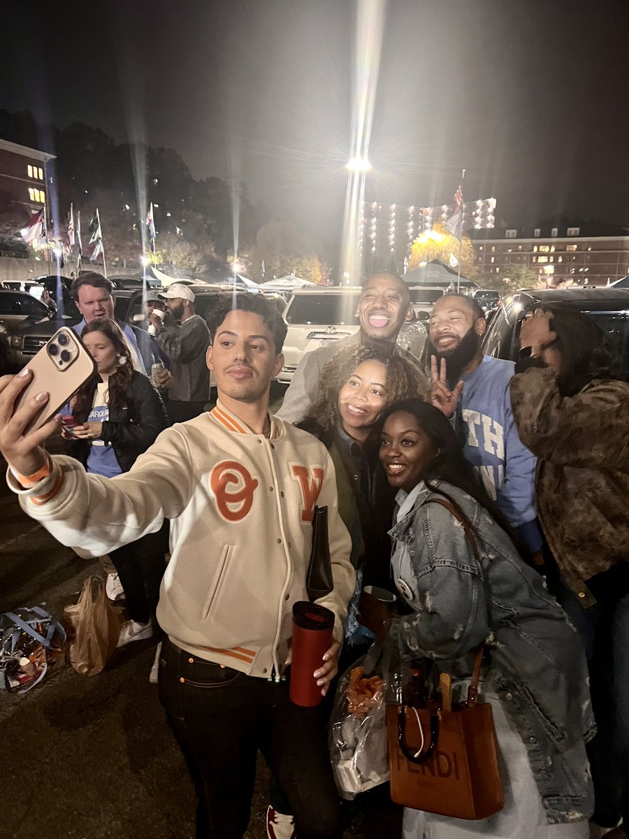 worKAHLILharder's tweet photo. UNC Class of 2013 Homecoming Reunion! #TarHeels #GoToHellDook

 💙🐏🥂 https://t.co/YofTuV6c7d