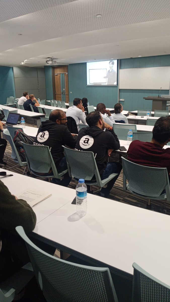 ACMLConf's tweet photo. We are finishing the second day of ACML 2023 with “Graph Machine Learning” and “Machine Learning Theory III” sessions. https://t.co/ONlF5fqEzk
