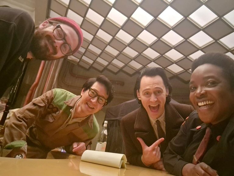 bestoftwh's tweet photo. “I love my family Loki”

📸:Ke Huy Quan on IG. https://t.co/Jsz7DSEqie