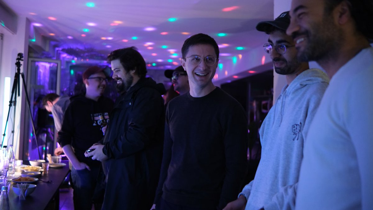 Das dreiplay Agenturen-Race war ein voller Erfolg! 🎉

Ein riesiges Dankeschön an unsere Freunde, die mit uns auf die digitale Rennstrecke gegangen sind. Besuch kriegten wir von <a href="/blueglass/">BlueGlass</a> , @myientertain , <a href="/fgruesse/">Freundliche Grüsse</a> , @dreipol und den zwei Stand-Ins, Dietz und Lea. 🚀