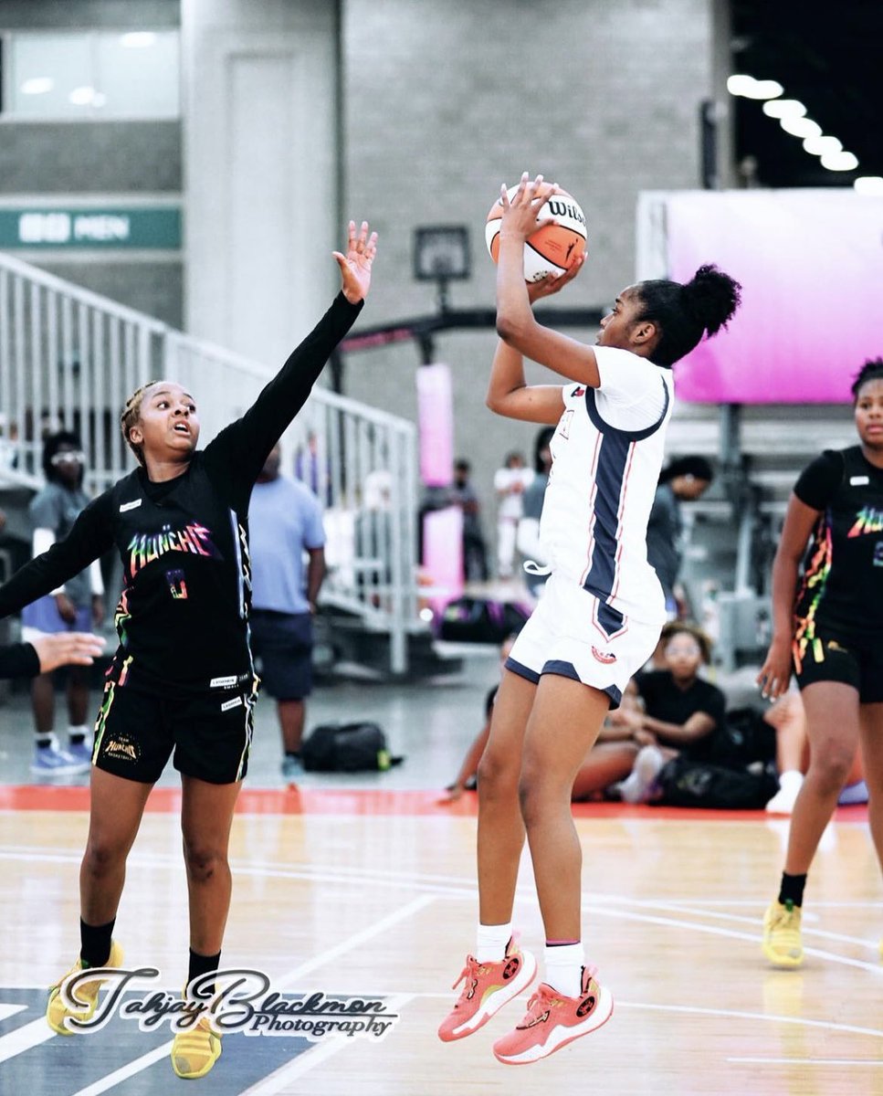 <a href="/saniyaburks/">saniya</a> Started her Sr campaign where she left off.
42 pts 
7 Reb
7 Asst 
<a href="/coachpaige30/">Paige Love</a> <a href="/PassThaBall/">PassThaBall.com</a> <a href="/bigfellabballr/">Keith Russell</a> <a href="/girlzprepreport/">Girlz Prep Report</a>