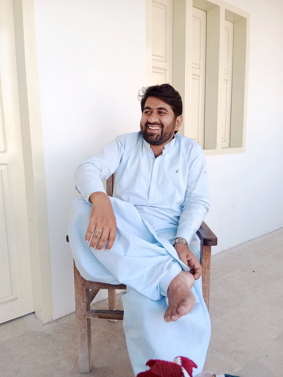 MehranviAli's tweet photo. اک اُلٽي ڌارِ، وَنءُ اُلٽو عامَ سِين
جَي لَهوارو لوڪُ وَهَي، تون اوچو وَهُ اوڀارِ
منجهان نُوچَ نِهارِ، پُرُ پُٺيرو پِرِيَ ڏي
لطيف https://t.co/7p3UqDn0Dw