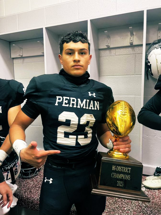 calebcruz2027's tweet image. 0 catches allowed on the night vs Pebble Hills 🙅🏽‍♂️🚫

Rd 2 up next #MOJO

@ThePrideCoach @FlightSkillz @coachwvde @Coast2Coasttc @Marchen44 @TrustMyEyesO @ScottRapp17 @drobalwayzopen @AWilliamsUSA @806hsscmedia @Prep1USA @s_franco5 @AFGP_Sports @CoachWhiteDB1 @CoachChrisMineo