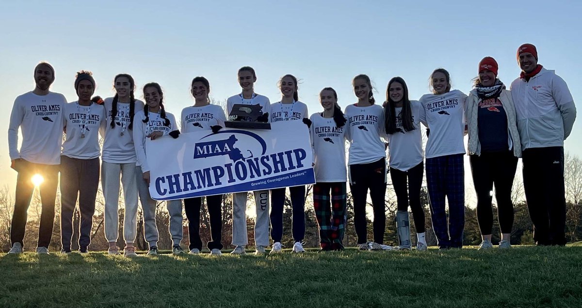 OA girls with one of the lowest scores in Division 1C State HISTORY!!!! Back to back 1C state champs!! So insanely proud of this team and the amazing girls I get to run with 🧡🖤