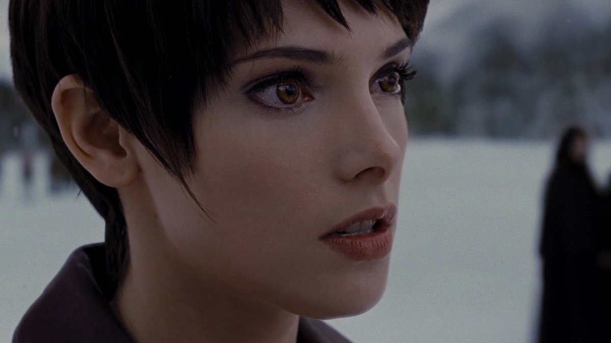 poptime's tweet photo. Há 11 anos, "A Saga Crepúsculo: Amanhecer - Parte 2" era lançado. 🩸 https://t.co/ctOEV0OVza