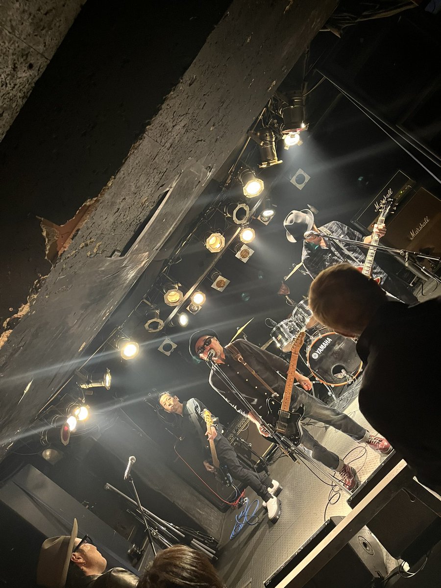 TheCALLINGS_Gt's tweet photo. 昨夜の国分寺Morgana、皆様のおかげでいい夜を過ごせました。
ありがとうございます!
コーリングスはまだ続きますので今しばらく応援よろしくお願いします。
#TheCALLINGS
#ヴェンチレーターズ
#EMPTYNOTION
#THECLARENCE
#DJz https://t.co/cr1uzLSMJG