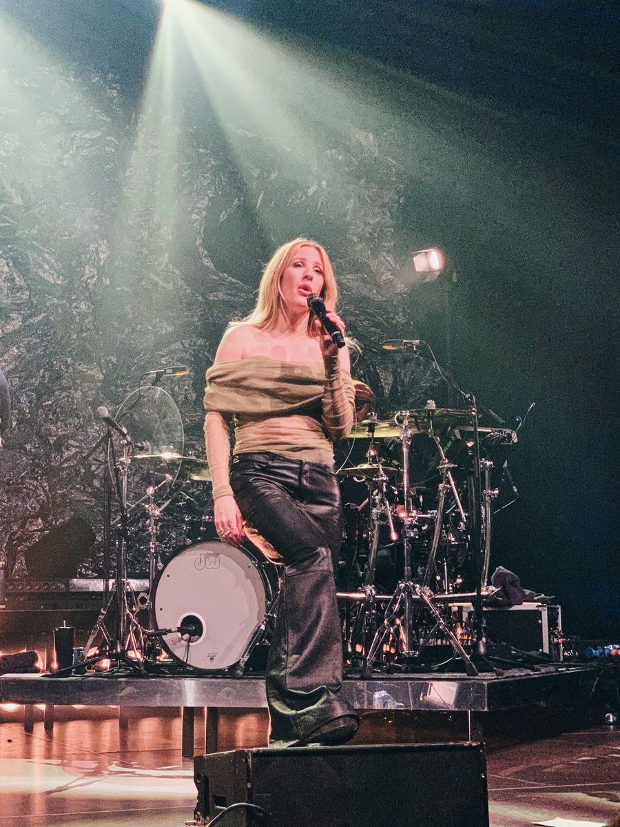 alcjnc's tweet photo. Berlin was absolutely incredible @elliegoulding still not over it. Love you forever, see you again soon xx
#hthtour #higherthanheaventour https://t.co/SPWhy08OTl