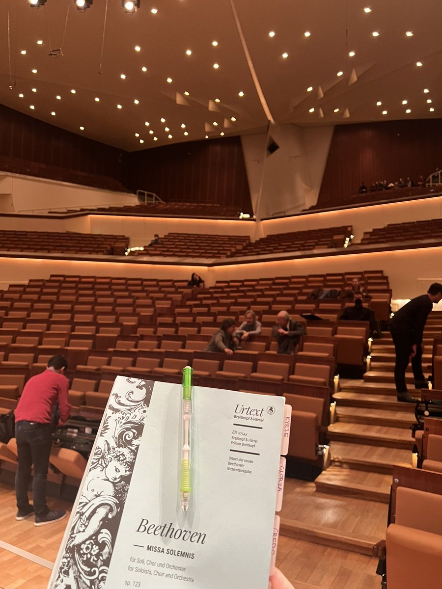 Making my Berlin concert debut with the Rundfunk-Sinfonieorchester in Beethoven's masterpiece, 'Missa Solemnis” tonight! Tune into the live broadcast on @dlfkultur deutschlandfunkkultur.de