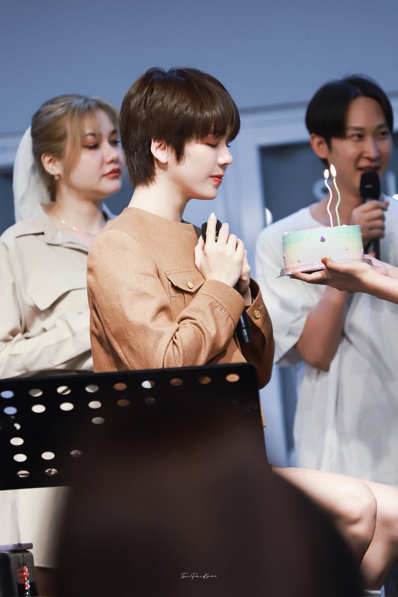 cooheartt's tweet photo. You are my best gift ever อยู๋กับฉันไปนานๆนะเธอ #CooheartBDParty https://t.co/Th6EjDJviV