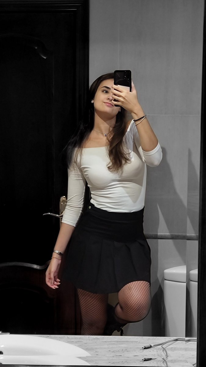 Roxy 🌑 tweet media