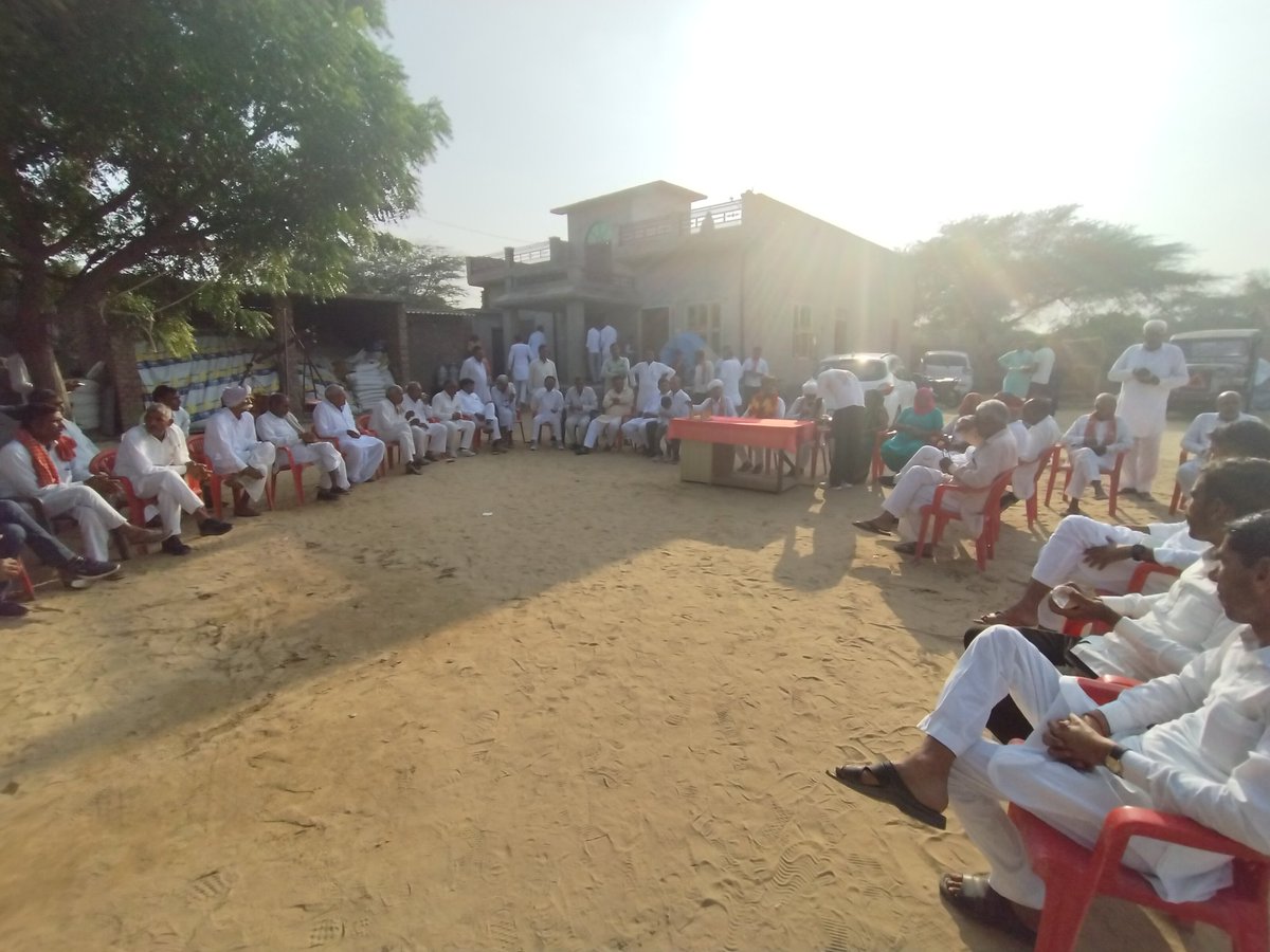 abhishekmatoria's tweet photo. आज नोहर विधानसभा क्षेत्र के गांव रतनादेसर में लालचंद जाखड़,मेघराज जाखड़, इंद्राज जाखड़, मदनलाल हरडू, मालूराम बुडानिया, साहबराम पचार, चंदूराम जाखटिया,बनवारी बुडानिया,हंसराज जाखड़, रेड़ाराम जाखड़, उदमीराम जाखड़ परिवार सहित कॉग्रेस छोड़कर पूर्णतया अपना समर्थन भाजपा को दिया । इस समर्थन के लिए दिल से आभार व अभिनंदन !

#खिलेगा_कमल_जीतेगा_नोहर 
#जय_भाजपा_तय_भाजपा 
#Abhishekmatoria