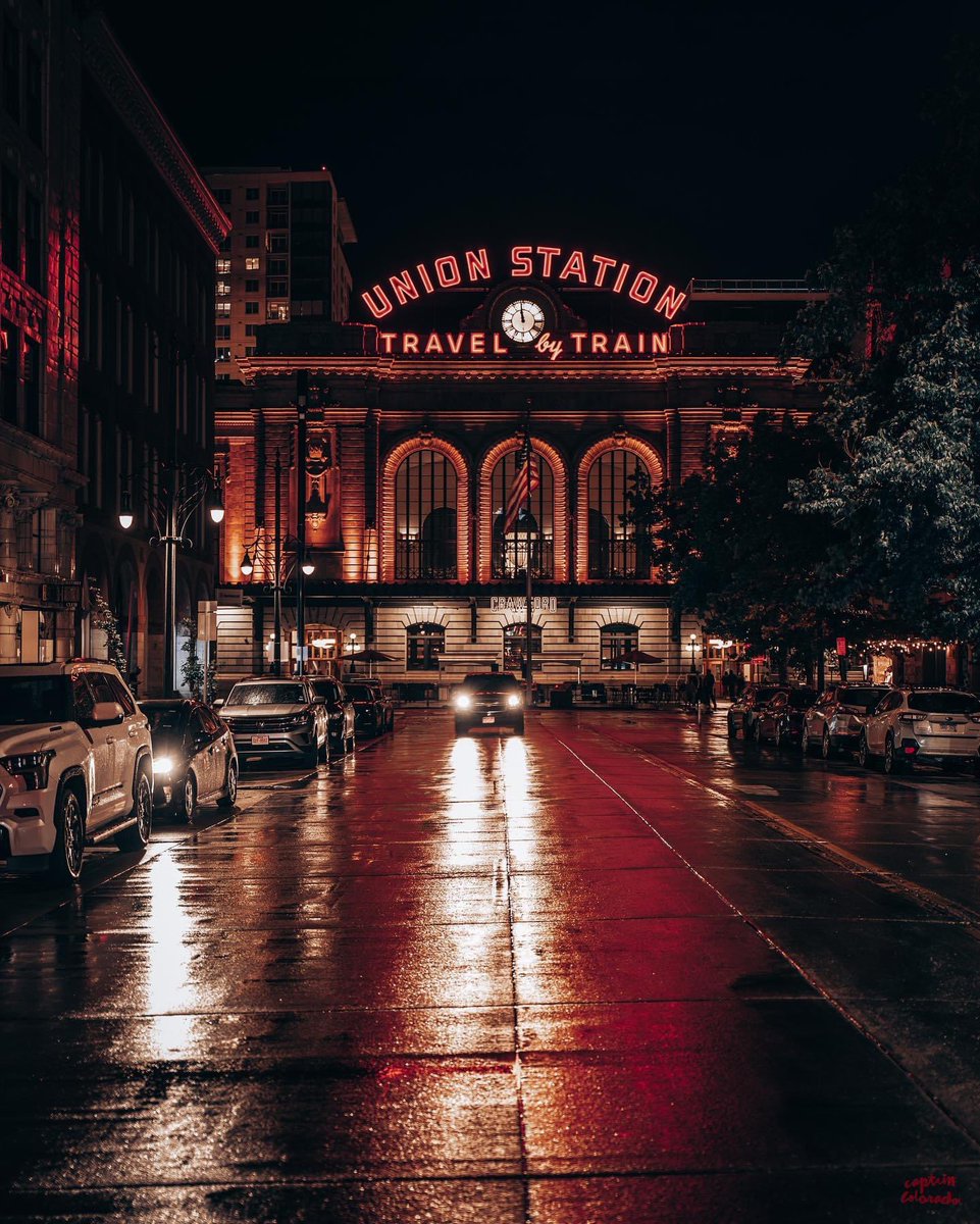 LoDoDistrict's tweet photo. Another amazing photo taken by our friend Captain Colorado Photography! Do you plan on attending the Grand Illumination of @DenversStation? It’s a #LoDo holiday tradition &amp; we hope to see you there! #denver #colorado #explorelodo #denverunionstation #captaincolorado #photography https://t.co/pL45gSnPx1