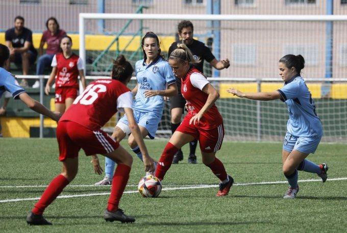 WosoMagazine's tweet photo. 🚨JORNADA 1️⃣0️⃣🚨

#SegundaFederacionFutFem Grupo Sur

@cdguiniguadafem 🔴⚪ 2️⃣➖3️⃣ @CanteraGranota 🅱 🔵🔴

⚽🔴⚪ @ciiaracedress y @patriesantana18
⚽🔵🔴 @inessrizo,@luciagonzleez y @carlotaursua

🏟 Barrio Atlántico

#wosomagazine🧩 #OrgullGranota #GarraGuini https://t.co/T840V1D7Tq