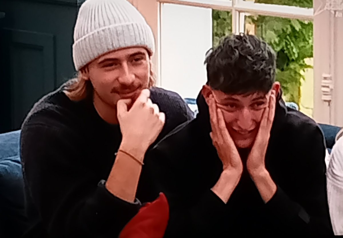 cellaumat's tweet photo. Pierre et Victorien (Axel et Julien) cette prestation m'a tué, tellement sympa ces petits gars 🙏🤩👏🎶🎤
#Partirunjour
#2be3
#go4Ever
#staracademylive
#Staracademy https://t.co/glhOb0fXyq