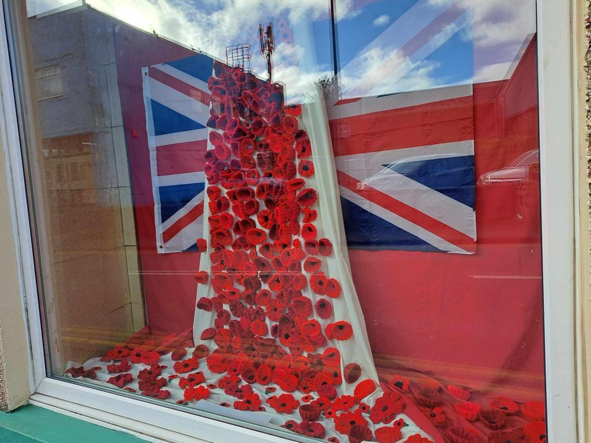 Two wonderful Remembrance Day windows at WI House - one created by Camrose WI (‘Lest We Forget’ Flag) and the other, by Broad &amp; Little Haven WI (Union Jack Flag)👍😊🥳<a href="/NFWIWales/">NFWI-Wales</a> <a href="/WomensInstitute/">Women's Institute</a> @WILifemagazine #RemembanceDay