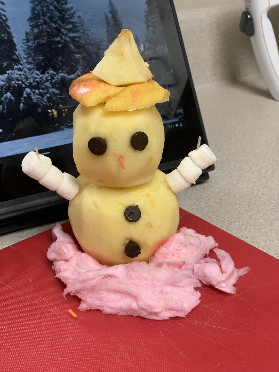 FCS_Vasquez's tweet photo. Principles of Hospitality &amp; Tourism practicing carving &amp; knife skills. @Arnold_Middle #theresnoplacelikearnold https://t.co/X6n8OLLnW9