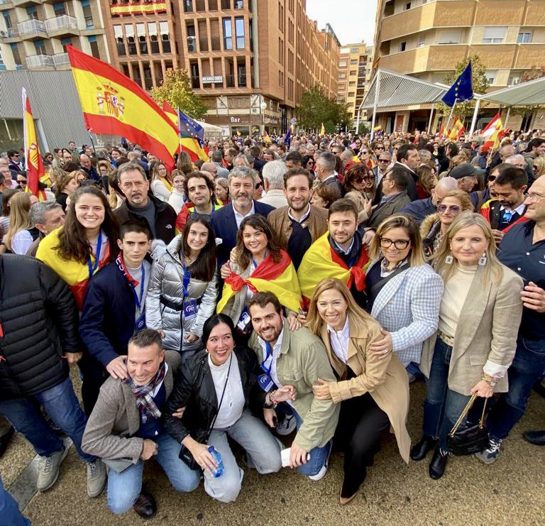 IsaacClaver's tweet photo. ❌ NO a la amnistía, NO a las cesiones independentistas por parte de un Presidente que mira únicamente por su interés.

❌ Que NO te engañen, el PSOE ya no es el que era.A los delincuentes les trata de primera y al resto de españoles, de segunda. Inadmisible.

#EspañaNoSeVende https://t.co/OURfGKAdqf