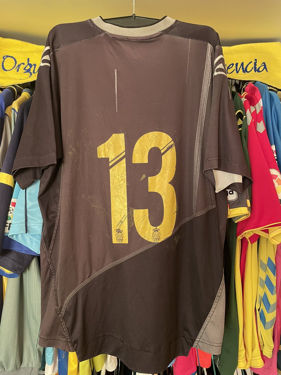 ChemyDiaz81's tweet photo. De padre💛 a hijo 🐣 La familia crece  #TodoAl13 🫶 #matchwornshirts #udlp #porteros 🙌 #goalkepper https://t.co/hywbgmHtyK