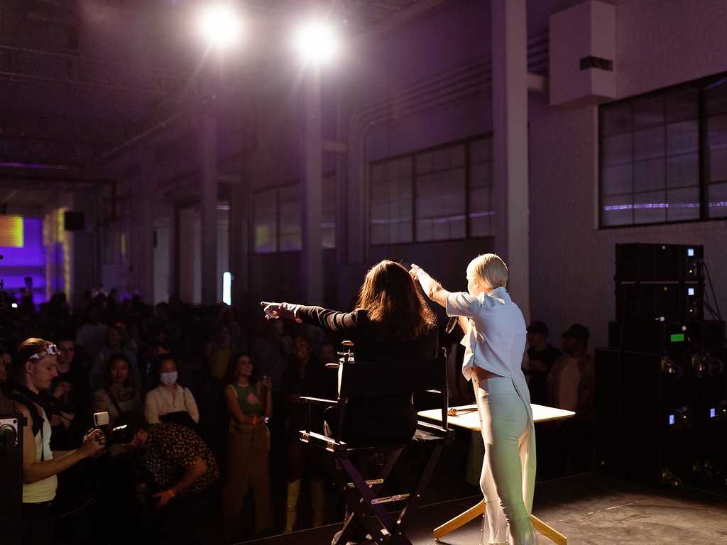 VERTICAL (@verticalcrypto) on Twitter photo Performance art is heating up?! Might I remind you about one of the many performances we brought to life at <a href="/prooofofpeople/">proofofpeople</a> in New York with <a href="/RefractionDAO/">Refraction</a>
"𝘐 𝘊𝘢𝘯'𝘵 𝘉𝘦𝘭𝘦𝘪𝘷𝘦 𝘐𝘵𝘴 𝘕𝘰𝘵 𝘔𝘢𝘥𝘦 𝘣𝘺 𝘢 𝘔𝘢𝘯!"
by <a href="/madebyoona/">OONA</a> x <a href="/iamloribaldwin/">Lori Baldwin</a>
A live performance Performance art is heating up?! Might I remind you about one of the many performances we brought to life at <a href="/prooofofpeople/">proofofpeople</a> in New York with <a href="/RefractionDAO/">Refraction</a>
"𝘐 𝘊𝘢𝘯'𝘵 𝘉𝘦𝘭𝘦𝘪𝘷𝘦 𝘐𝘵𝘴 𝘕𝘰𝘵 𝘔𝘢𝘥𝘦 𝘣𝘺 𝘢 𝘔𝘢𝘯!"
by <a href="/madebyoona/">OONA</a> x <a href="/iamloribaldwin/">Lori Baldwin</a>
A live performance