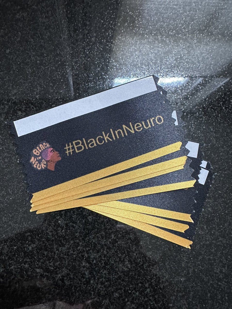 AND we’ve still got plenty of @BlackInNeuro badge ribbons! Come say hi and grab one 👋🏾😄