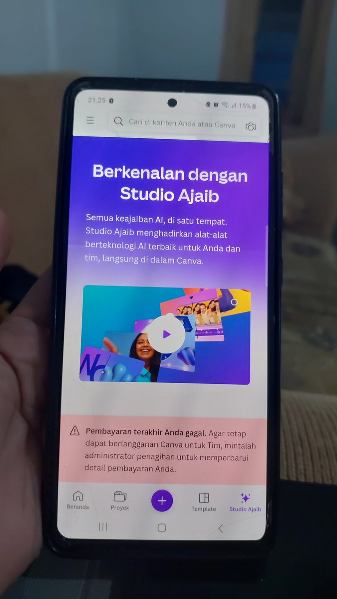 indahdepee's tweet photo. @mikasackermanh @sprkleblush Canva nya gagal, di block krn rules gabole tlfn wkwk 12rb buat jajan dr 1 orang https://t.co/PD7VdnpmXU