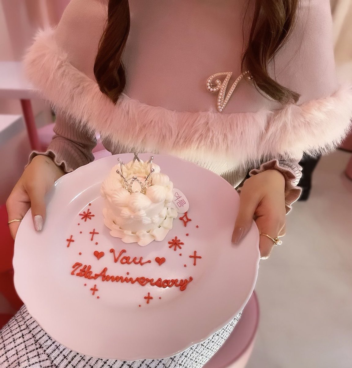 nne26V's tweet photo. 𝐕𝐚𝐮 𝟕𝐭𝐡 𝐀𝐧𝐧𝐢𝐯𝐞𝐫𝐬𝐚𝐫𝐲 ₍ᐢ•༝•⑅ᐢ₎ദ⸒⸒

❤︎ 𝟐𝟎𝟐𝟑.𝟏𝟏.𝟏𝟑 ❤︎

7周年おめでとうございます🥂
ばぁうくんは私にとってヒーローです！
この道で輝き続けてくれてありがとう
出会えて心から幸せです
この先もそばにいさせてね。応援してます

#ばぁうくん #ばぁうくん7周年 https://t.co/bvC4KXvYN0