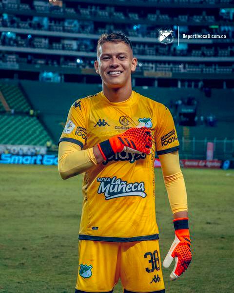 ArcosJD90's tweet photo. ¡𝗚𝗥𝗔𝗖𝗜𝗔𝗦 ����𝗢𝗥 𝗟𝗘𝗘𝗥!

Si llegaron hasta aquí denle like al 🧵 y a este Alejo Rodríguez de la suerte para que tengan una excelente semana, y para que participen por dos boletas de occidental lateral para el juego ante Aguilas, el ganador hoy a las 7:00 p.m. 😉 ⚽️ 🏟️ https://t.co/PpmEFpvrDA