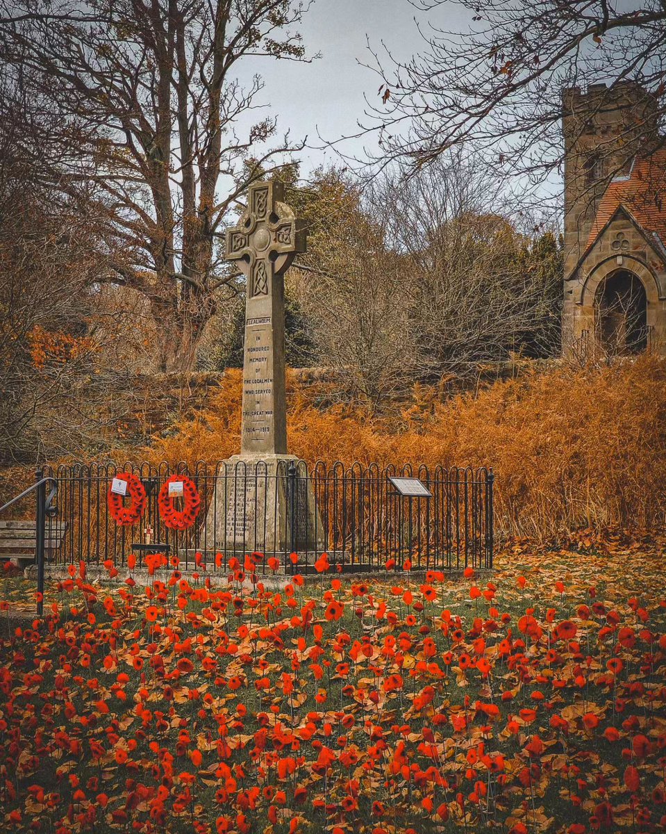 We Will Remember Them🌹 📍Lealholm, North Yorkshire Photo By: adve_nturesinyorkshire