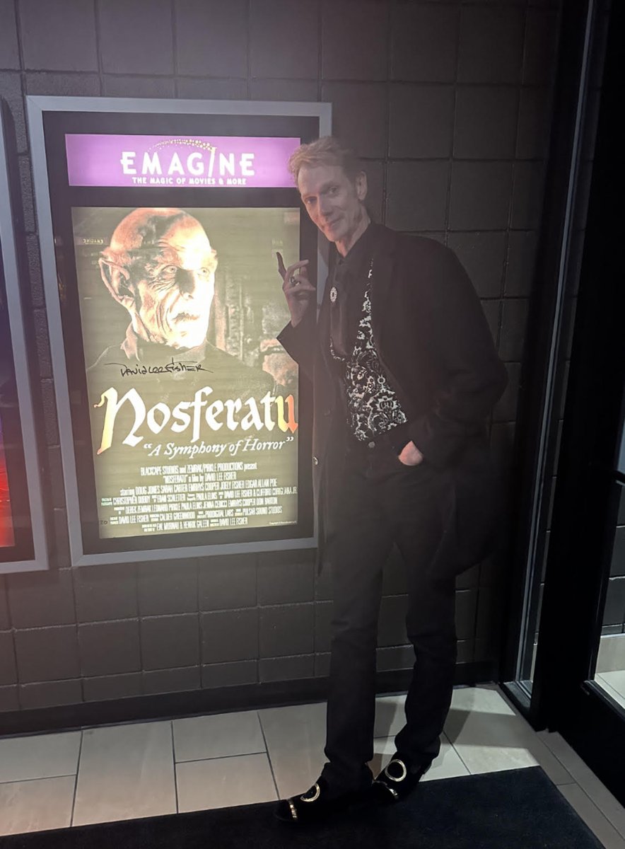 💥#DougJones #Nosferatu screening had a great turnout last night and everyone had a great time. Doors are open today until 5pm. 🎫Tickets are still on sale at motorcitycomiccon.com 📷Photos Ops are available at captureticketing.com/events/37