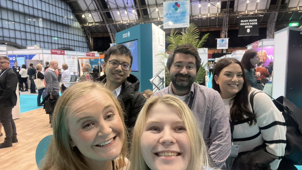 Becs_Pharmacist's tweet photo. A fantastic time @CPCongress last weekend with some of the team  @AhchPharmacy 💊👩🏼‍⚕️ https://t.co/BzsIa7p8VB